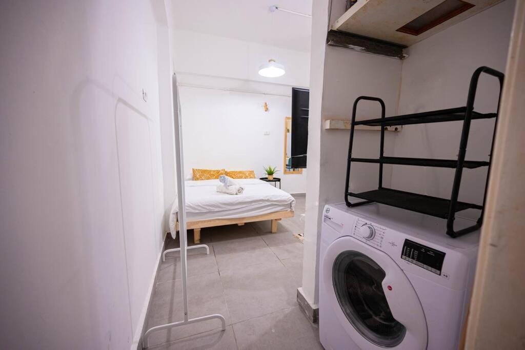 Studio Apartment In Ben Yehuda Cozy And Convinent Tel Aviv Exteriör bild