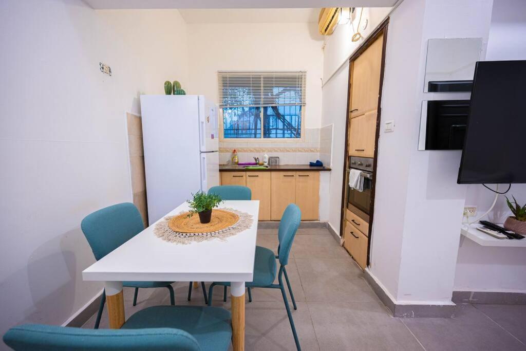 Studio Apartment In Ben Yehuda Cozy And Convinent Tel Aviv Exteriör bild